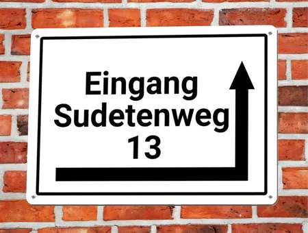 Wegweiser Eingang Sudetenweg 13 Bild