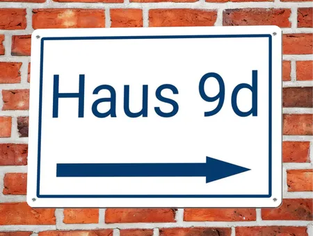 Wegweiser Haus 9D Bild