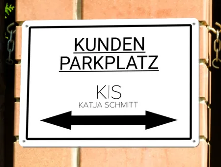 Wegweiser Kundenparkplatz Bild