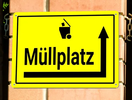 Wegweiser Müllplatz Bild