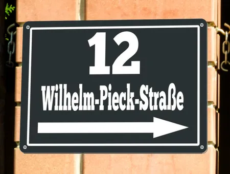 Wegweiser Wilhelm-Pieck-Straße Bild