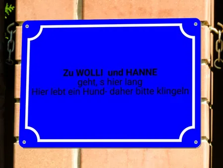 Wegweiser Zu WOLLI & HANNE Bild