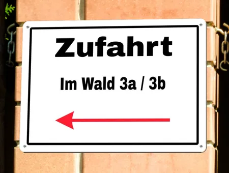 Wegweiser Zufahrt Bild